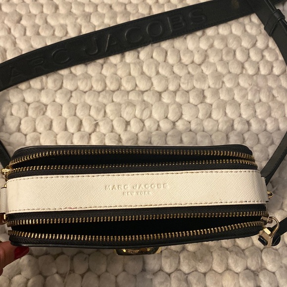 Marc Jacobs Snapshot Crossbody - Picture 3 of 4